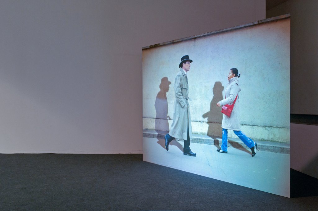 Das Foto zeigt das Untergeschoss des Edith-Russ-Hauses mit dem Kunstwerk von Liddy Scheffknecht: 1-250. Foto Franz J Wamhof © Edith-Russ-Haus