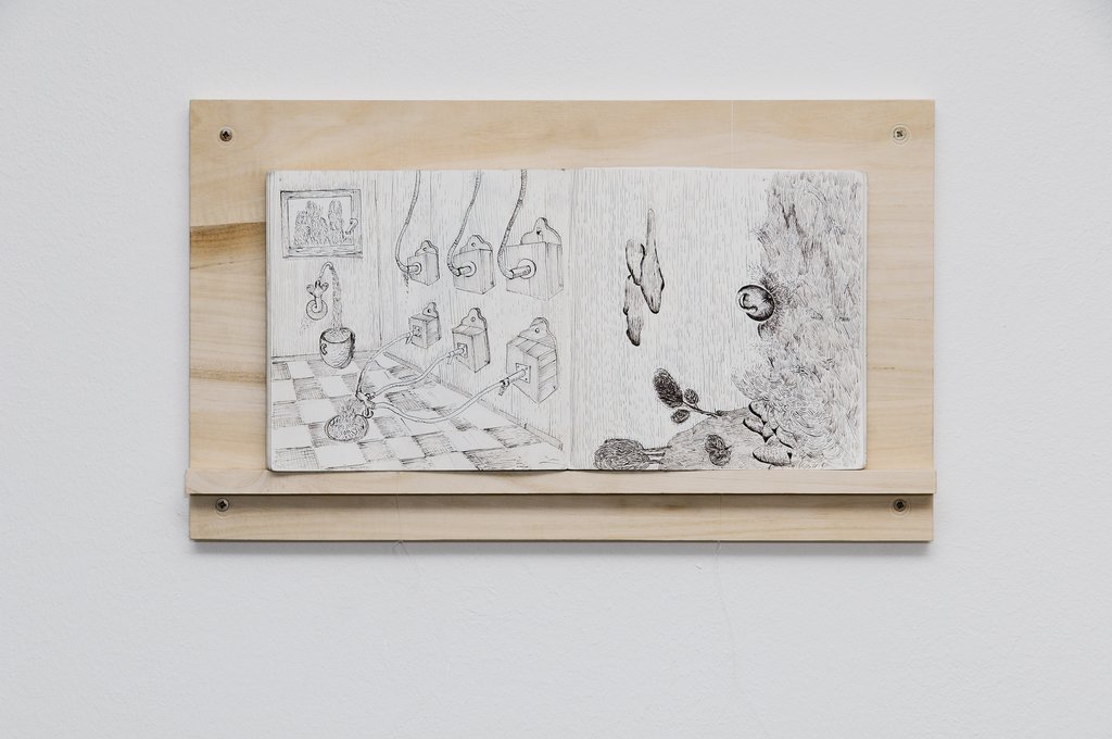 Das Foto zeigt das Untergeschoss des Edith-Russ-Hauses mit dem Kunstwerk von Yunchul Kim: Zeichnungen. Foto Franz J Wamhof © Edith-Russ-Haus