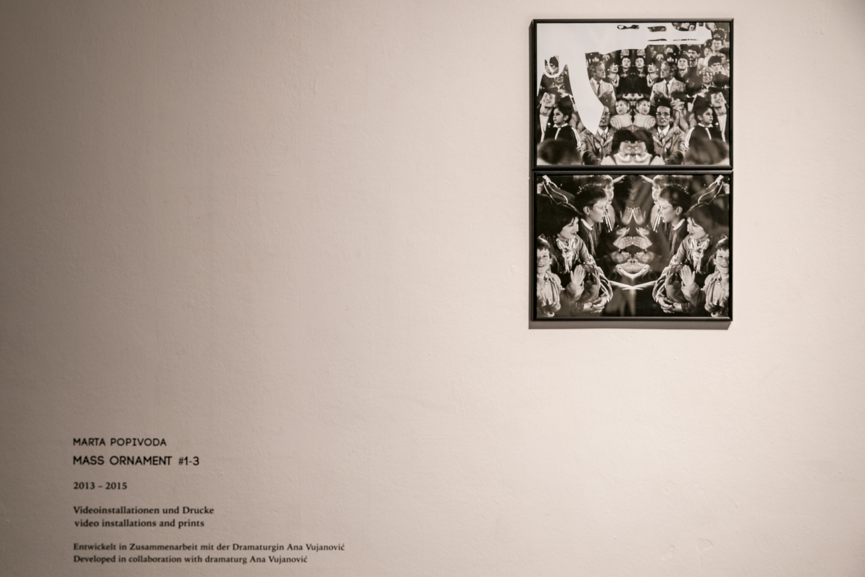 The photo shows the upper floor of the Edith Russ House with the artwork by Marta Popivoda: Mass Ornament. Photo © Edith-Russ-Haus