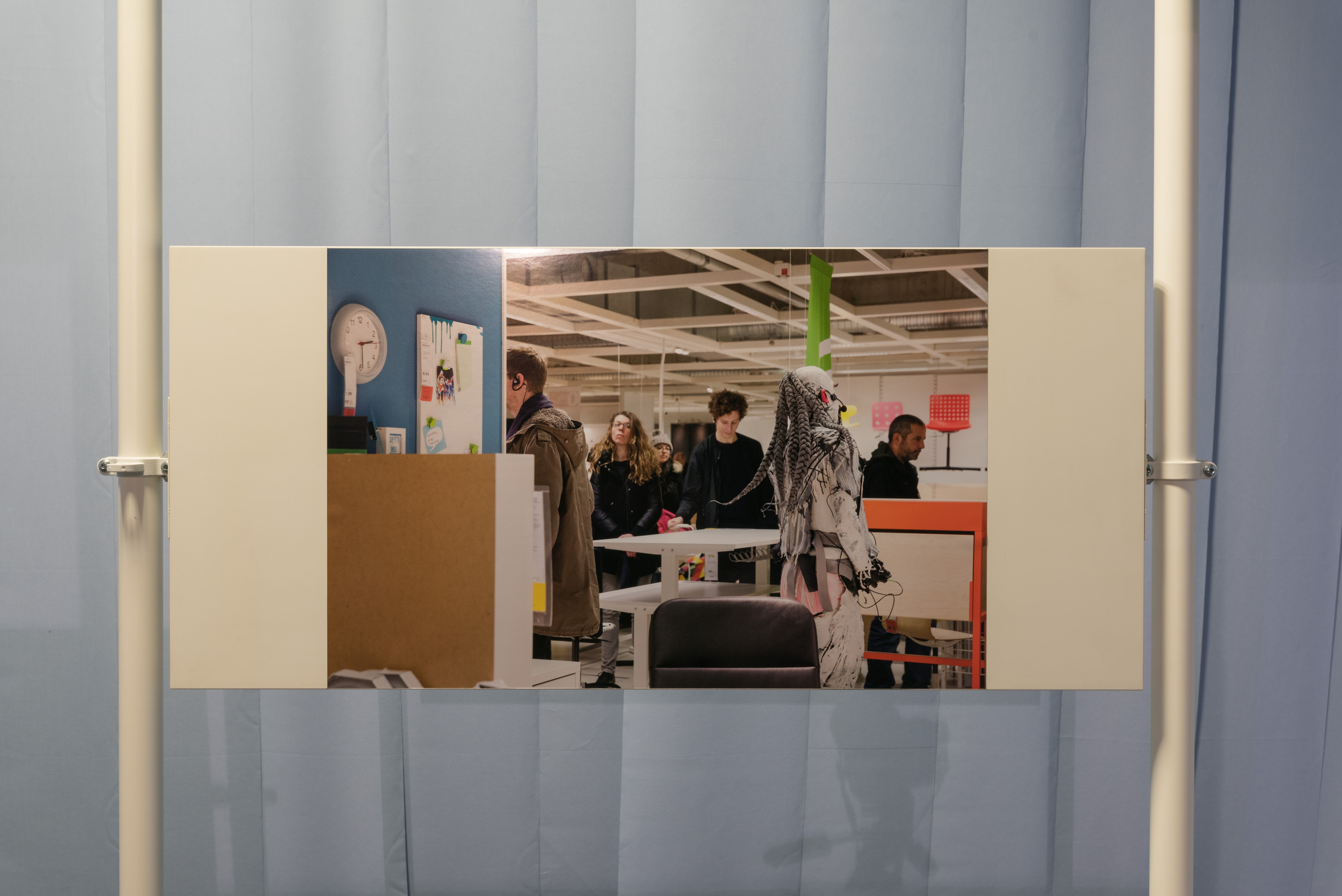 Das Foto zeigt das Untergeschoss des Edith-Russ-Hauses mit dem Kunstwerk von Johannes Paul Raether: Transformellae. Foto © Edith-Russ-Haus