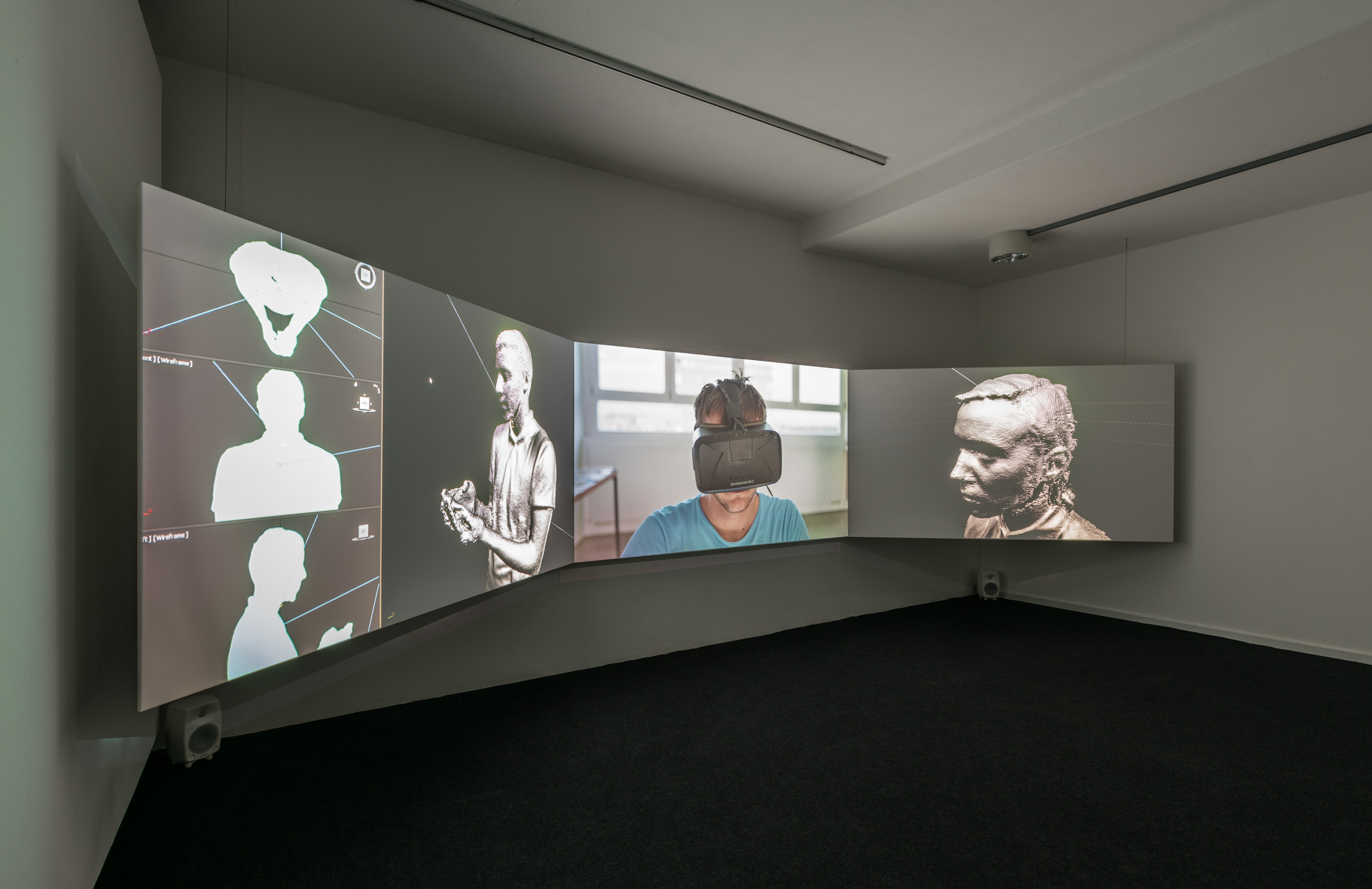 Das Foto zeigt das Untergeschoss des Edith-Russ-Hauses mit dem Kunstwerk von Doireann O’Malley: Prototypes. Foto © Edith-Russ-Haus