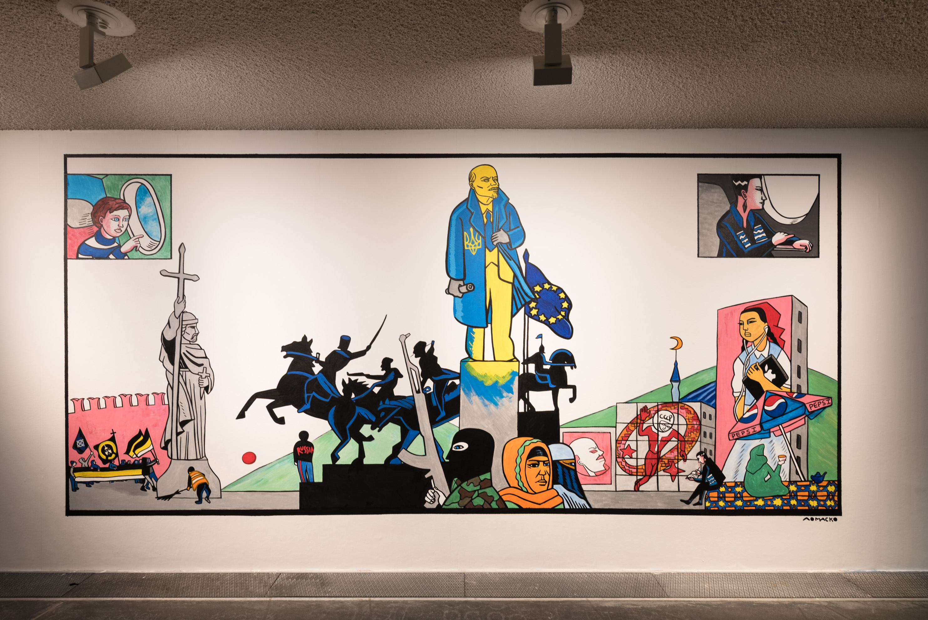 Das Foto zeigt das Untergeschoss des Edith-Russ-Hauses mit dem Kunstwerk von Victoria Lomasko: Our Post-Soviet Era. Foto © Edith-Russ-Haus