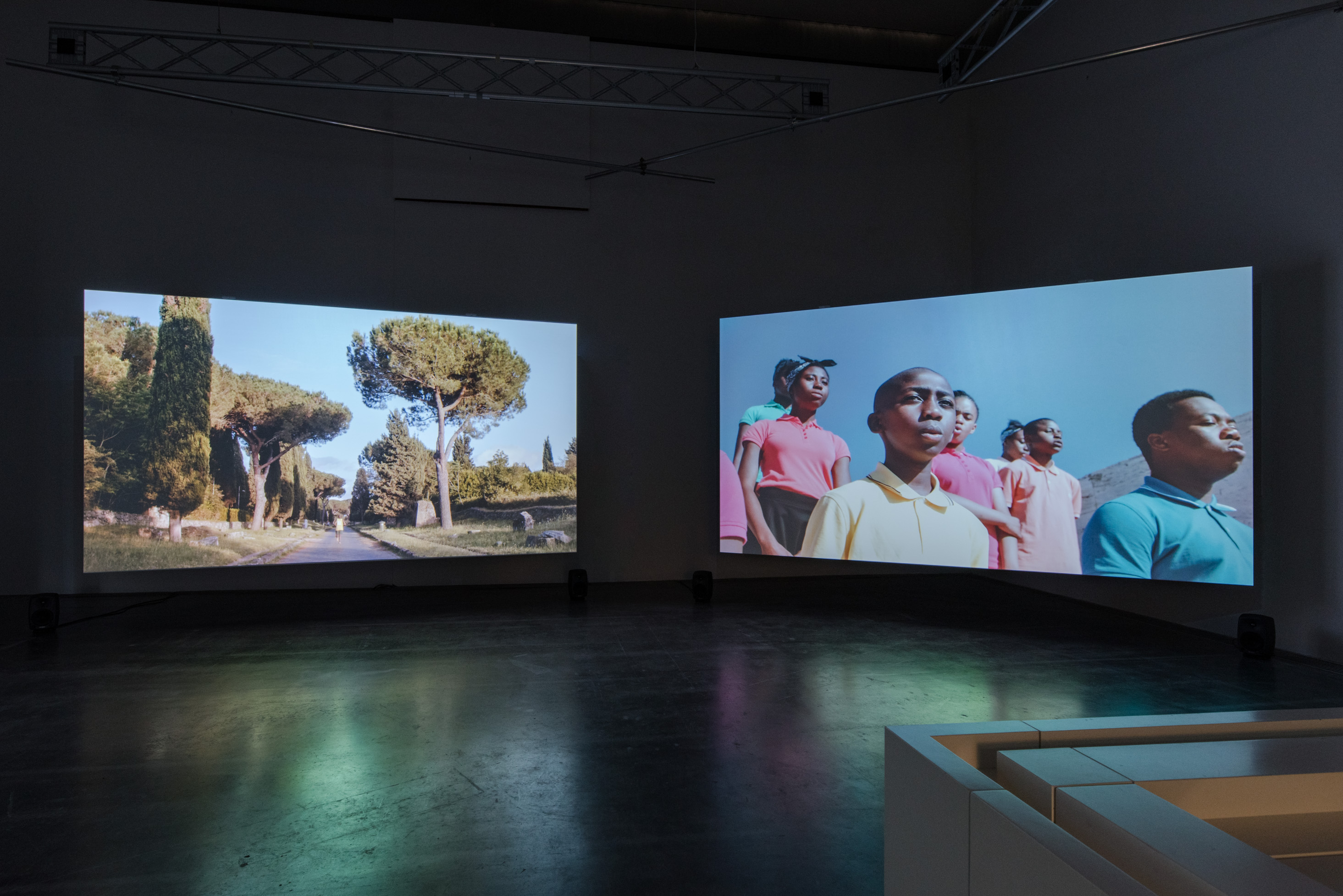 The photo shows the upper floor of the Edith Russ House with the artwork by Nina Fischer & Maroan el Sani: Freedom of Movement. Photo © Edith-Russ-Haus