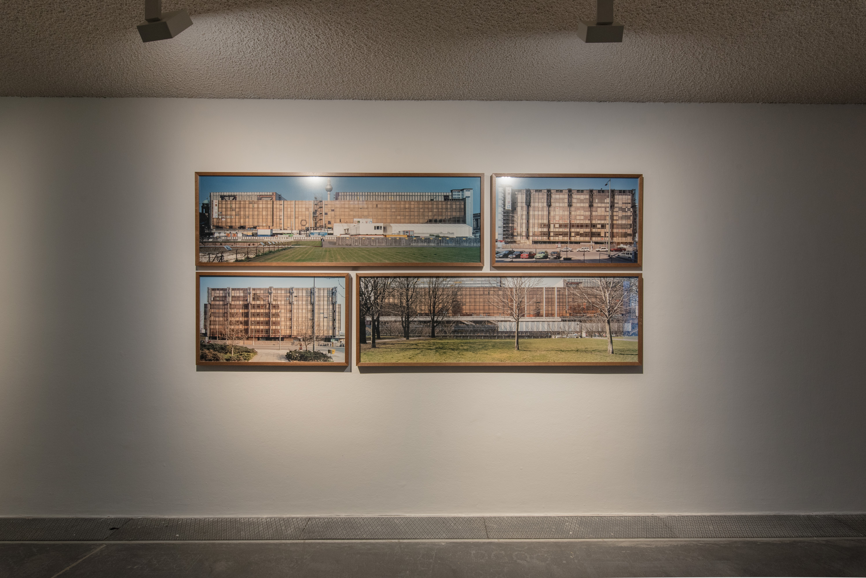 The photo shows the basement of the Edith Russ House with the artwork by Nina Fischer & Maroan el Sani: Palast der Republik, PDR. Foto © Edith-Russ-Haus