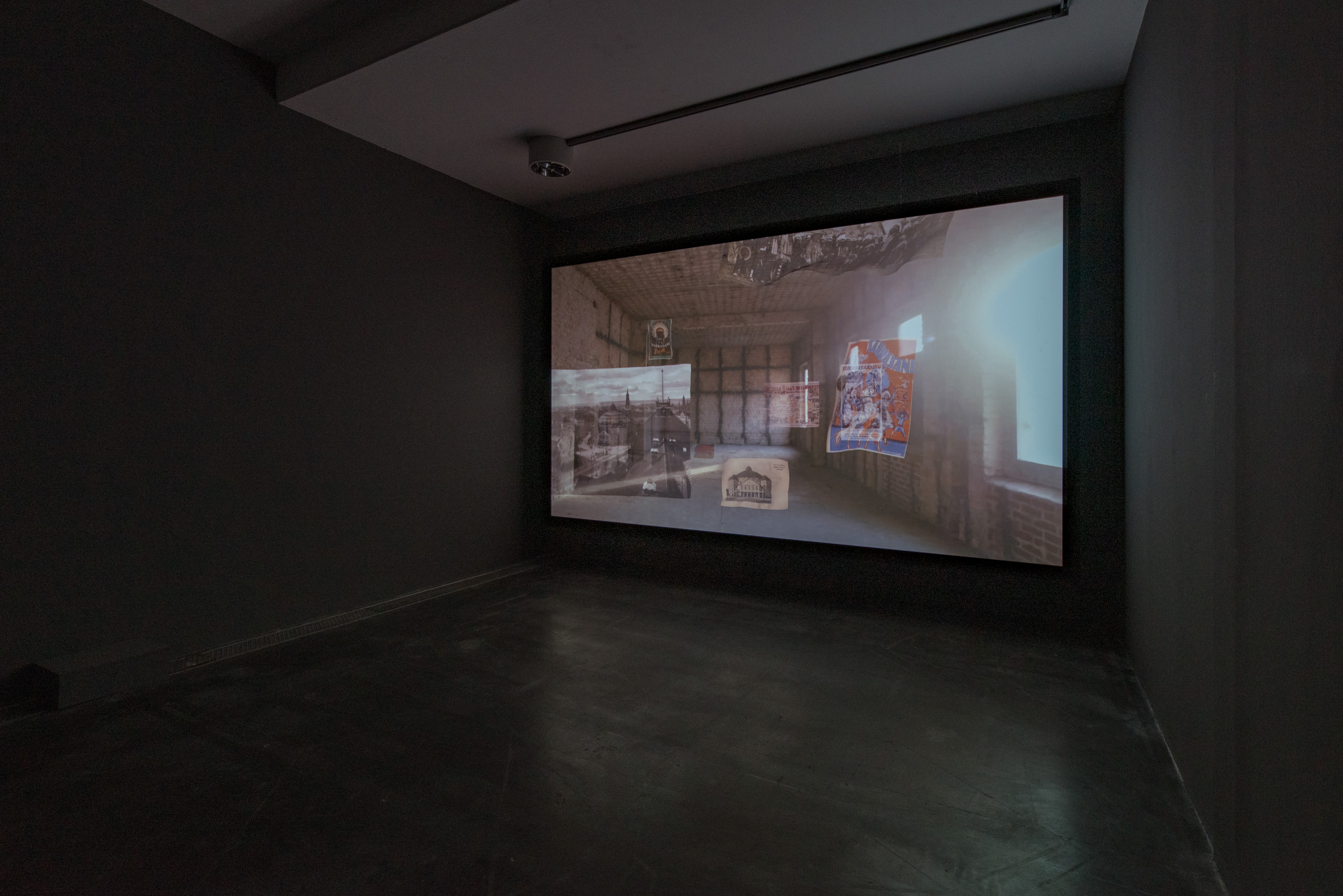 The photo shows the basement of the Edith Russ House with the artwork by Nina Fischer & Maroan el Sani: Die Marginalisierten (The Marginalized). Photo © Edith-Russ-Haus
