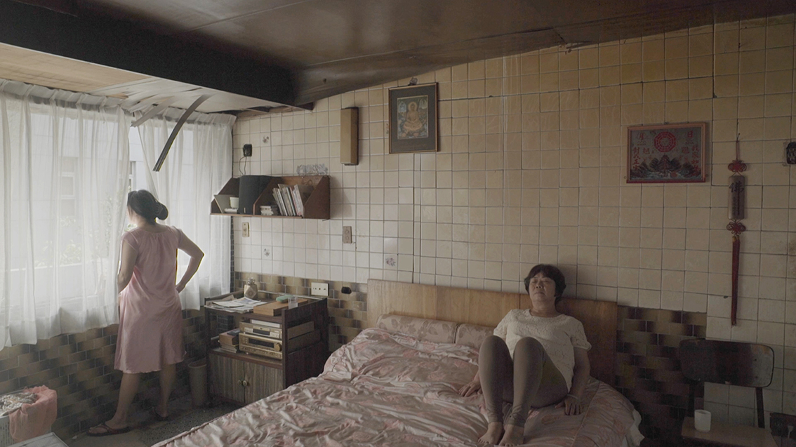 Karolina Breguła, Dust, film still 2018, courtesy of the artist and lokal_30 Gallery