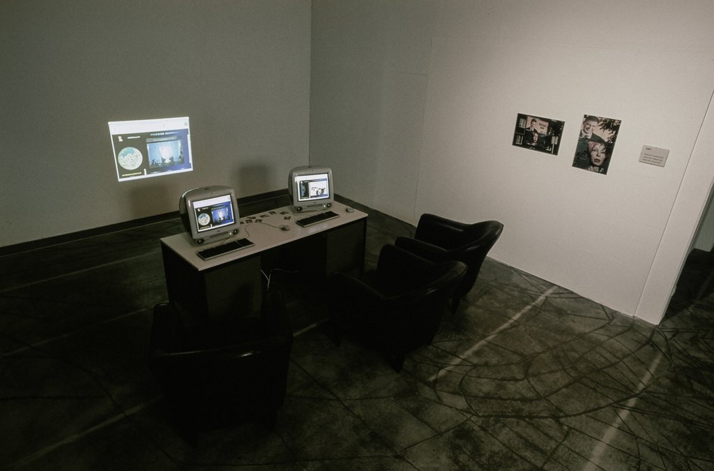 Das Foto zeigt das Untergeschoss des Edith-Russ-Hauses mit dem Kunstwerk von CUKT: Wiktoria Cukt. Foto © Edith-Russ-Haus
