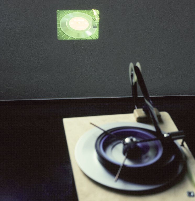 The photo shows the basement of the Edith Russ House with the artwork by Jonathan Monk: The Silent Tornado. Photo © Edith-Russ-Haus