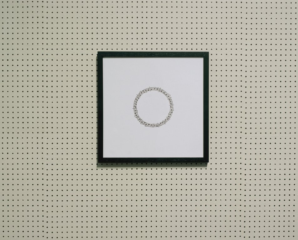 Das Foto zeigt das Obergeschoss des Edith-Russ-Hauses mit dem Kunstwerk von Dave Allen: Looped Sun. Foto © Edith-Russ-Haus