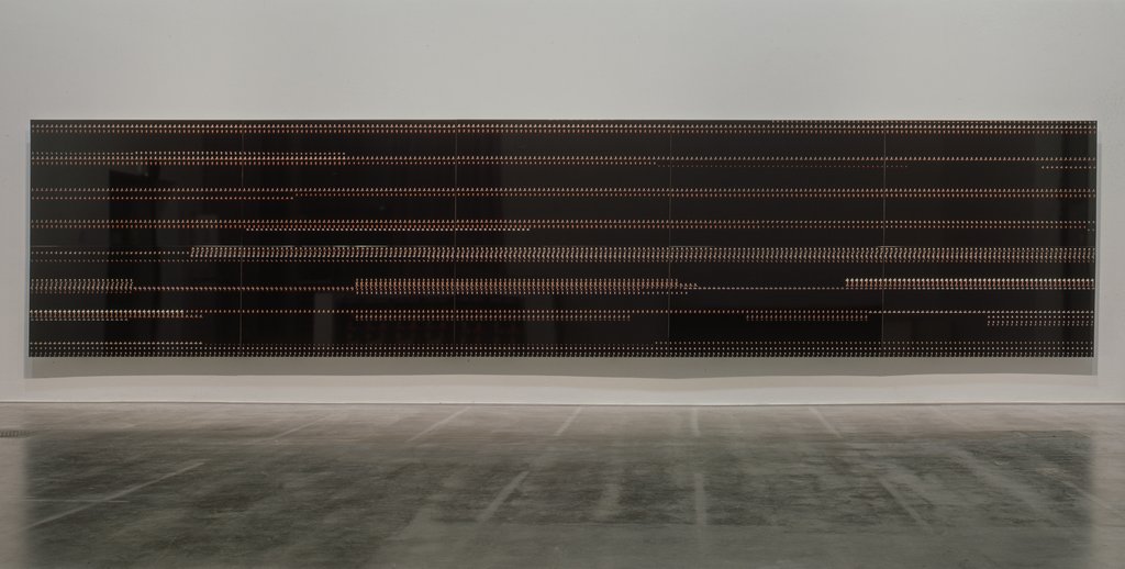 Das Foto zeigt das Obergeschoss des Edith-Russ-Hauses mit dem Kunstwerk von Candice Breitz: Candice Breitz: One Minute of Mother. Photo © Edith-Russ-Haus. Foto © Edith-Russ-Haus