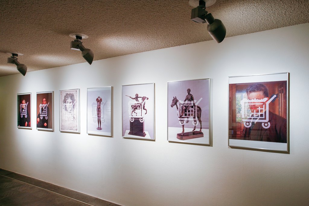 Das Foto zeigt das Untergeschoss des Edith-Russ-Hauses mit dem Kunstwerk von Cornelia Sollfrank: www.art-content24.de. Foto Christoph Irrgang © Edith-Russ-Haus