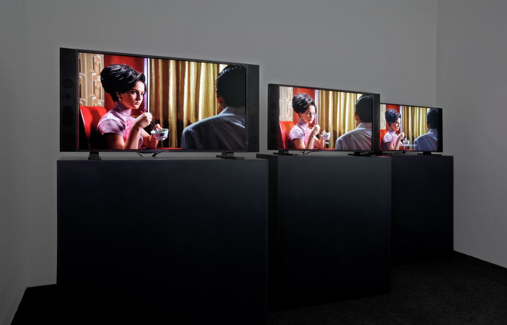 Das Foto zeigt das Untergeschoss des Edith-Russ-Hauses mit dem Kunstwerk von Wong Ming: In Love for the Mood. Foto Franz J Wamhof © Edith-Russ-Haus