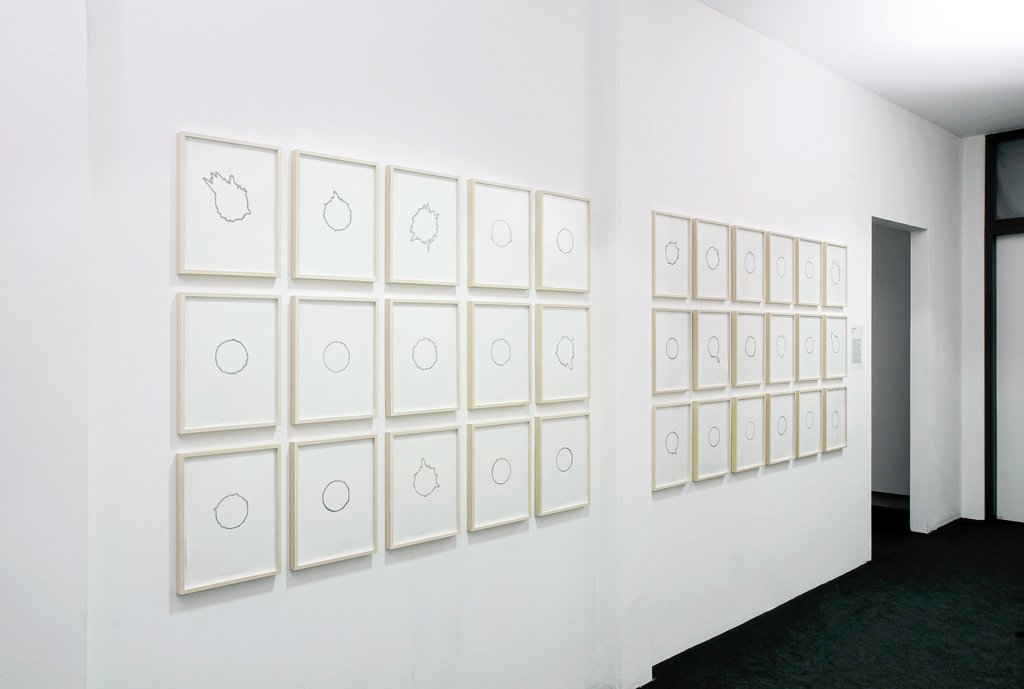 Das Foto zeigt das Untergeschoss des Edith-Russ-Hauses mit dem Kunstwerk von Julius Popp: Lithographien. Foto Franz J Wamhof © Edith-Russ-Haus